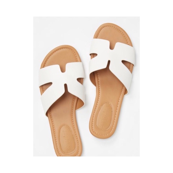 Rue21 Shoes - New✨ White cutout strap slide sandals
